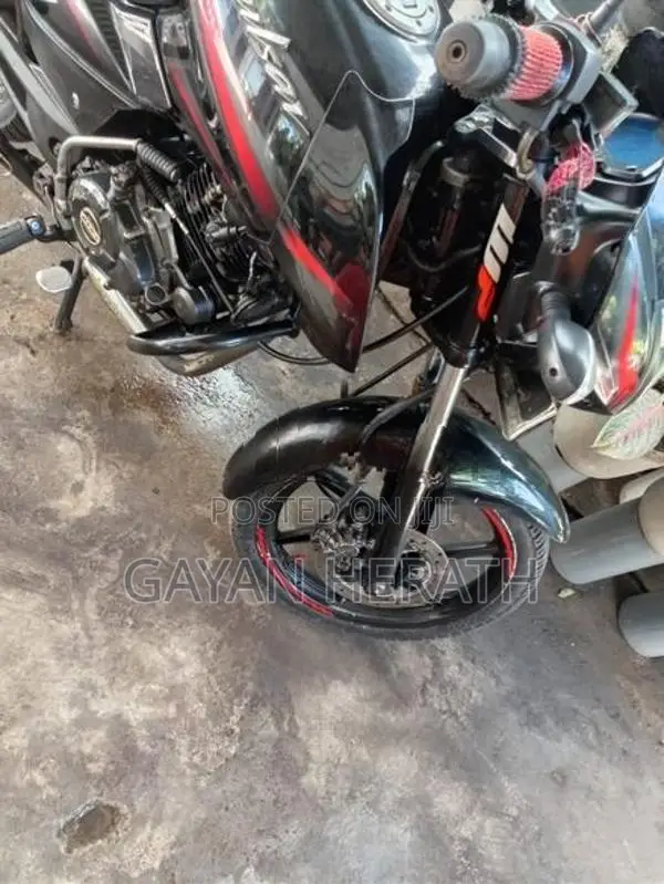 Bajaj Pulsar 150 Twin Disc 2016