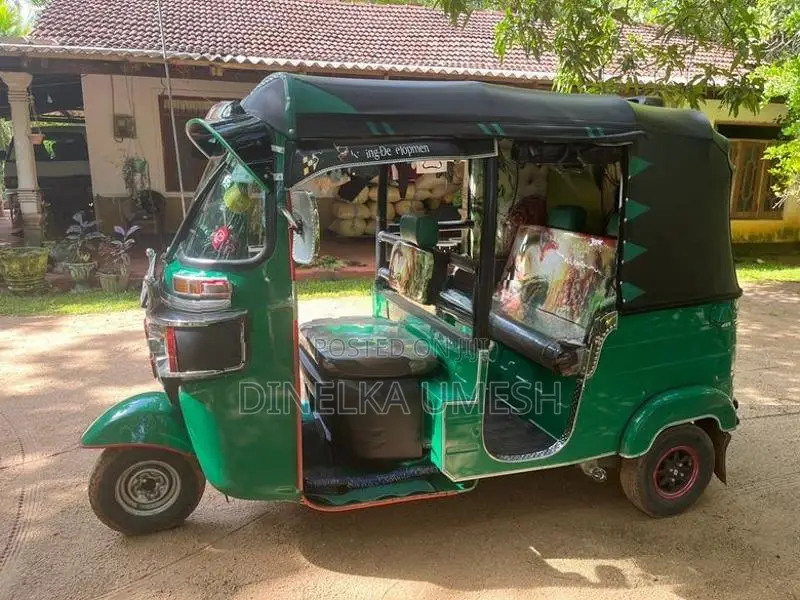 Bajaj RE Three Wheelers 2021