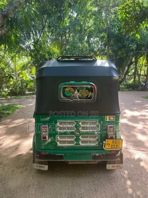 Bajaj RE Three Wheelers 2021