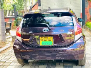Toyota Aqua 2015