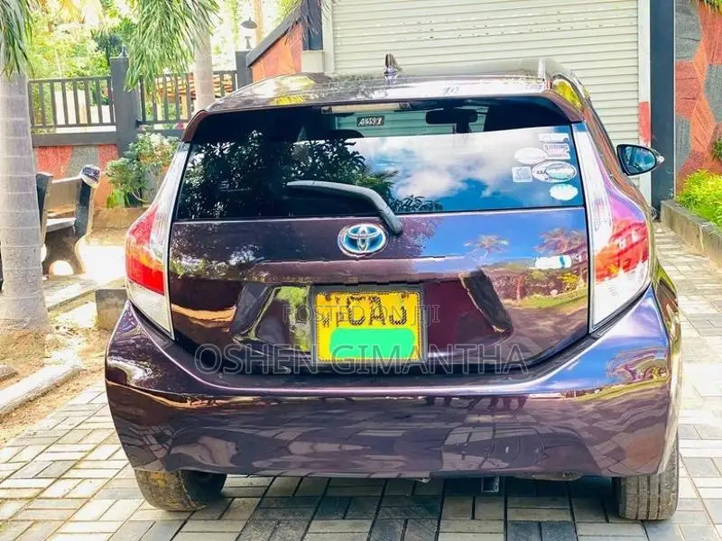 Toyota Aqua 2015
