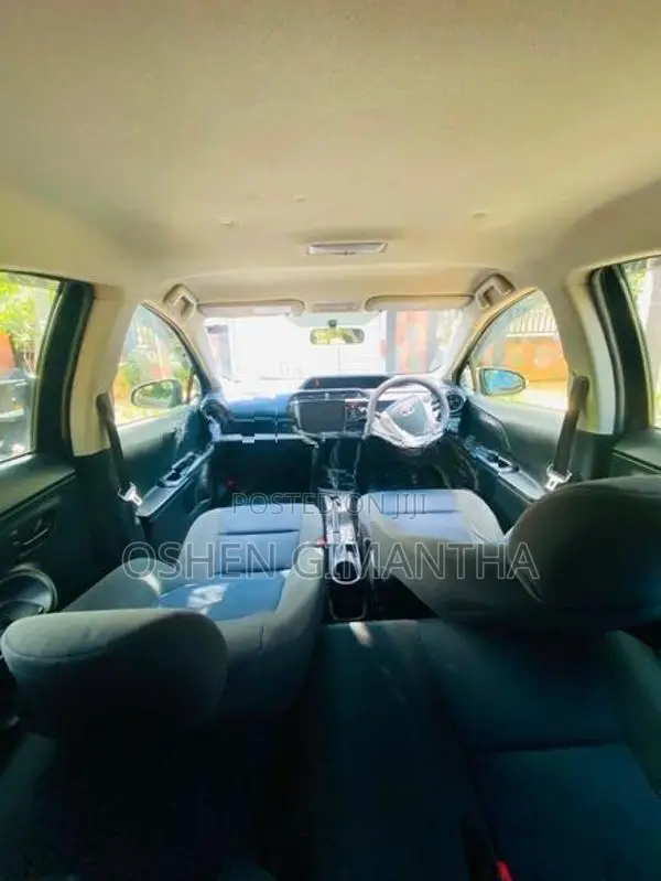 Toyota Aqua 2015