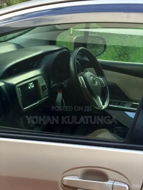 Toyota Vitz Auto 2015