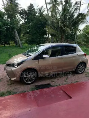 Toyota Vitz Auto 2015