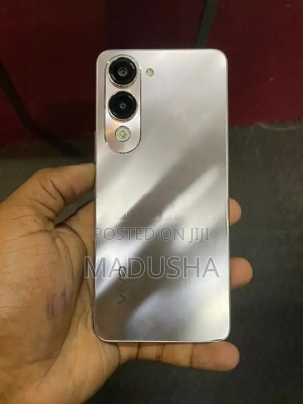 Vivo Y04 256GB (Used)