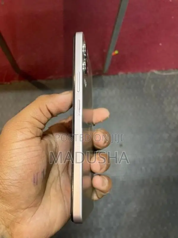 Vivo Y04 256GB (Used)
