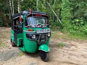 Bajaj RE 2017