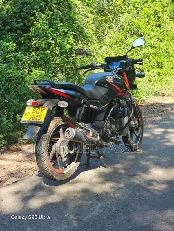 Bajaj Pulsar 150 2015