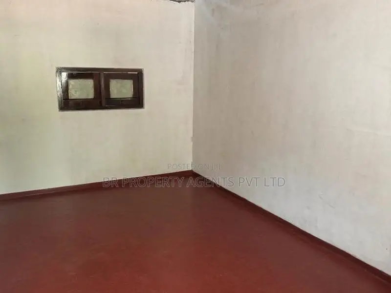 Land with Old House for Sale in Pitakotte, Kotte
