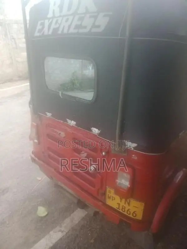 Bajaj RE 2012