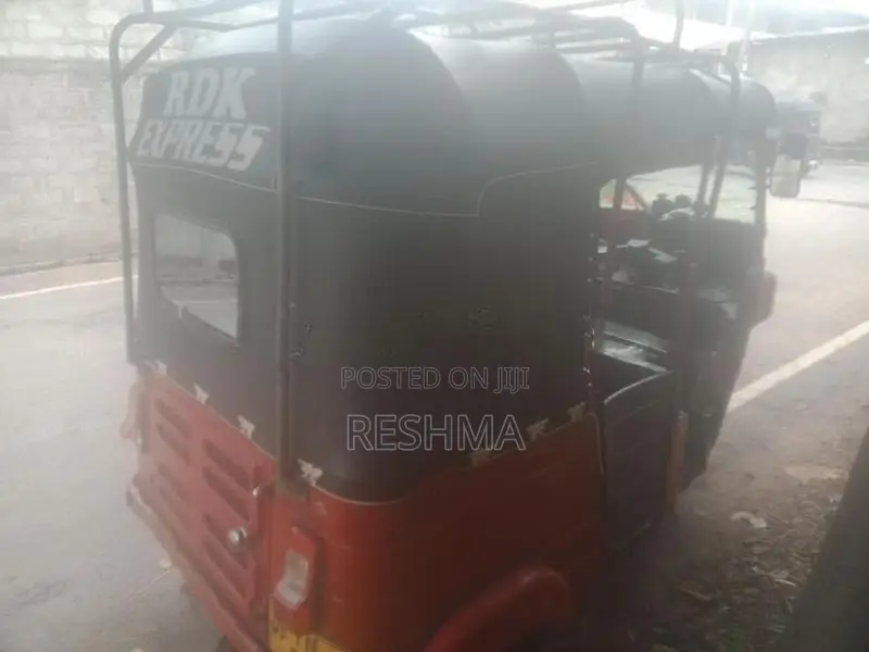 Bajaj RE 2012