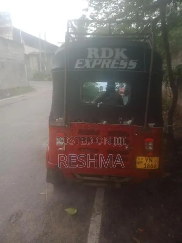 Bajaj RE 2012