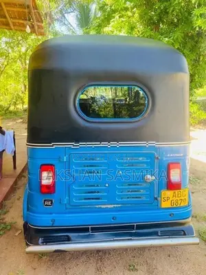 Bajaj RE 2015