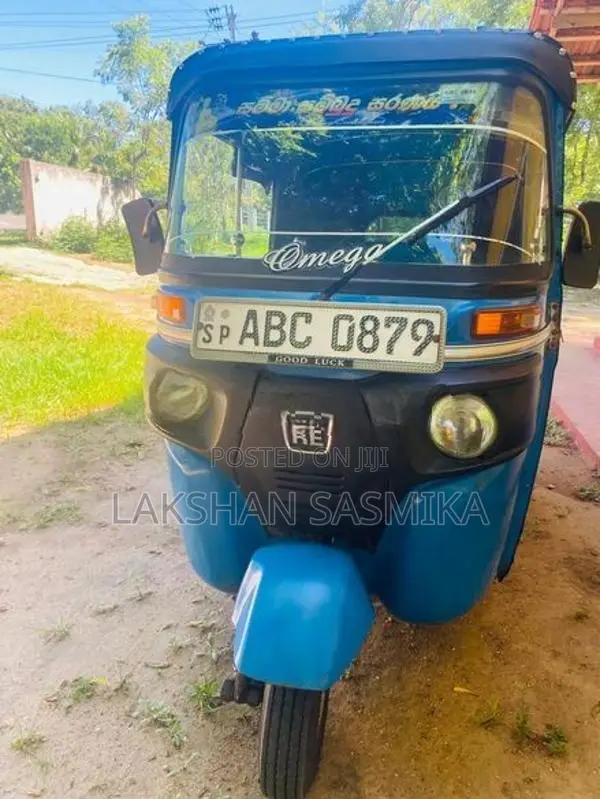 Bajaj RE 2015
