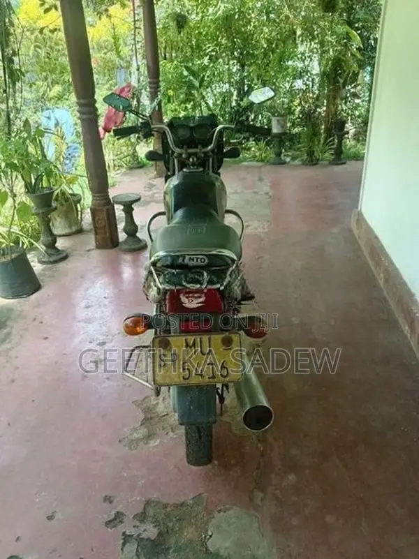 Bajaj CT100 2006