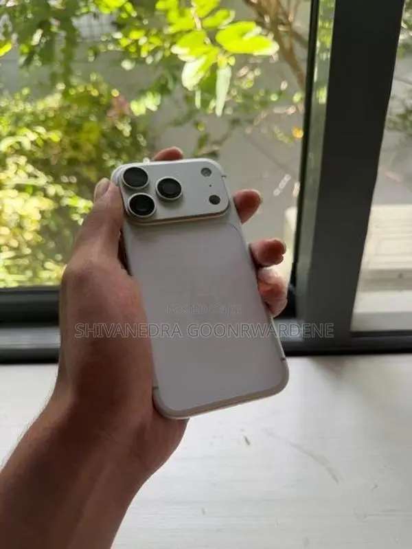 Apple iPhone 17 Pro 256GB (Used)