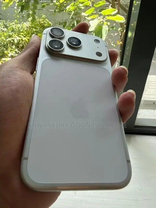 Apple iPhone 17 Pro 256GB (Used)