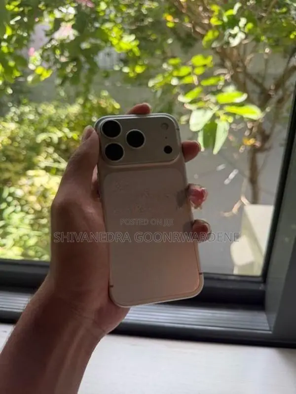 Apple iPhone 17 Pro 256GB (Used)