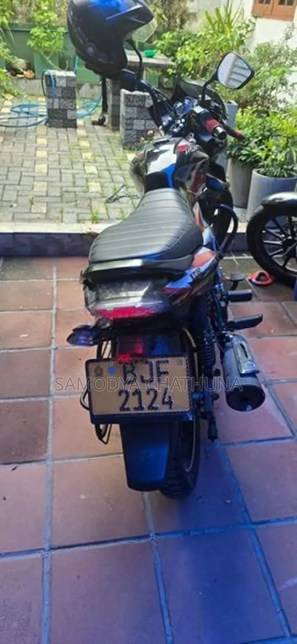 Bajaj Discover 125 2023