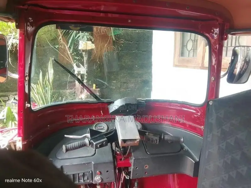 Bajaj RE 2011