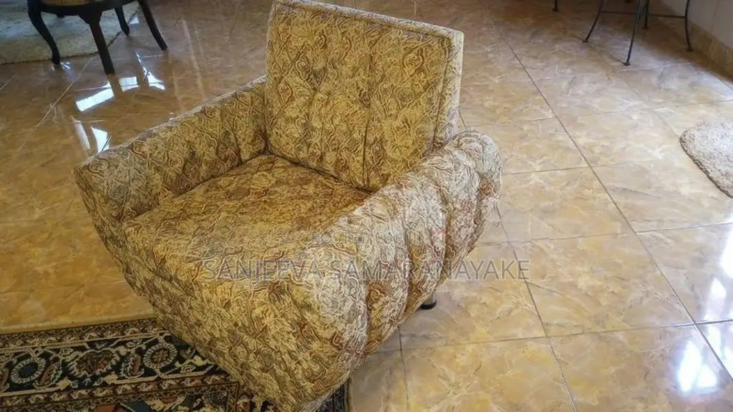 e_h_cooray Sofa Set 4 + 1 Seats