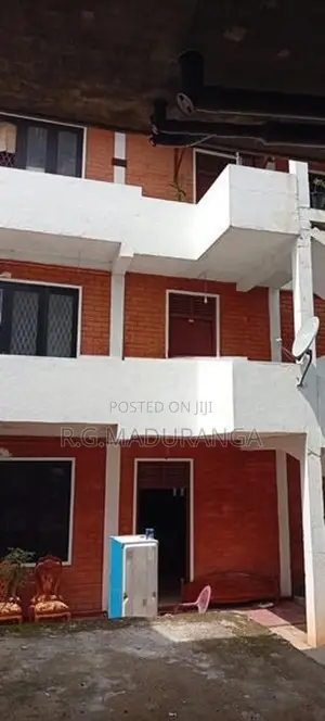 Fully Furnished 3 BR Apartment IN Pannipitiya