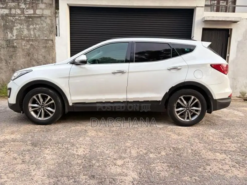 Hyundai Santa Fe Fully Loaded 2015