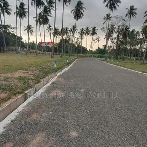 පැල්ලන්දෙණිය හන්දියෙන් බස් පාරෙන් පදිංචියට ඉඩමක්