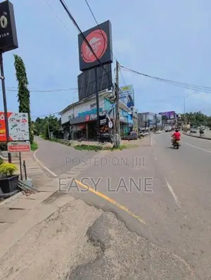 නිට්ටඹුව Pizzahut/Thilakawardhana Textile 400m දුරින් බිම් කොටසක්