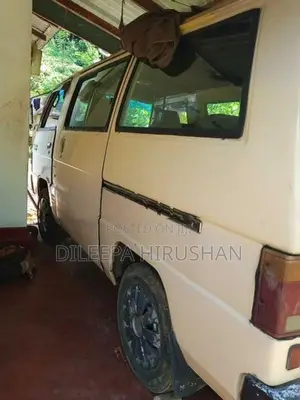 Mitsubishi Delica 1987