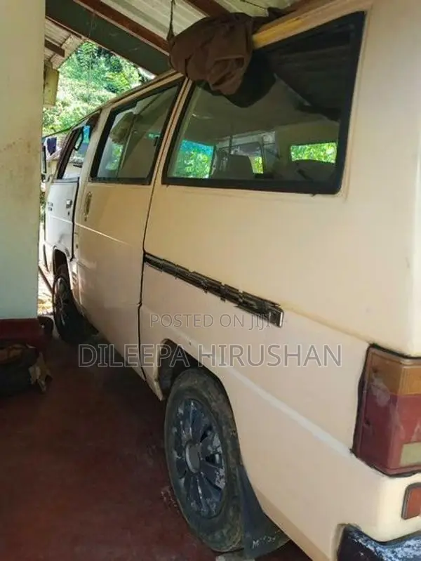 Mitsubishi Delica 1987