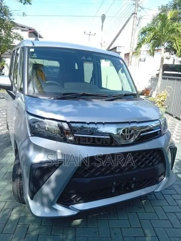 Toyota Roomy X 2023