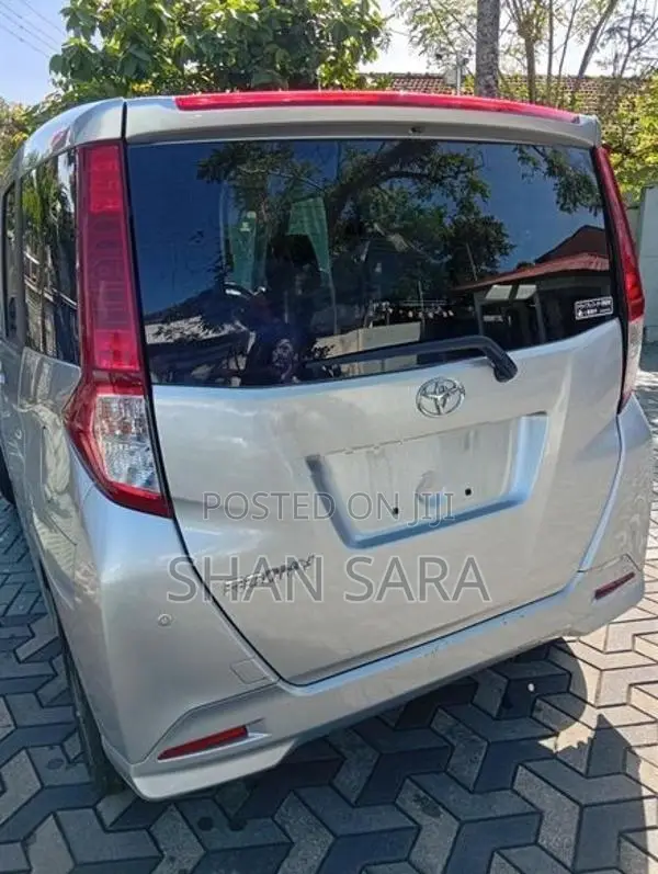 Toyota Roomy X 2023