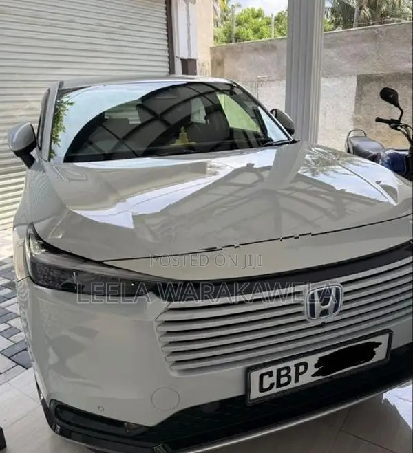 Honda Vezel Z play 2025