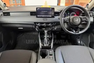 Honda Vezel Z play 2025