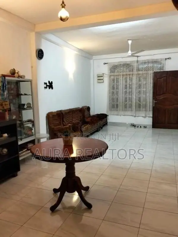 5 Bedrooms House For Rent In Colombo 05 (P-347)