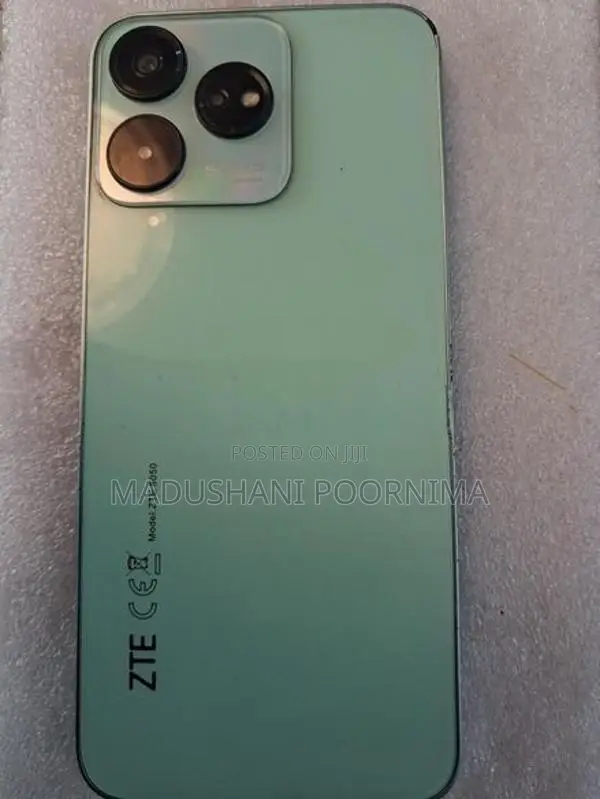 ZTE V50 Design (Used)