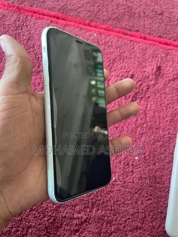 Apple iPhone 11 (Used)