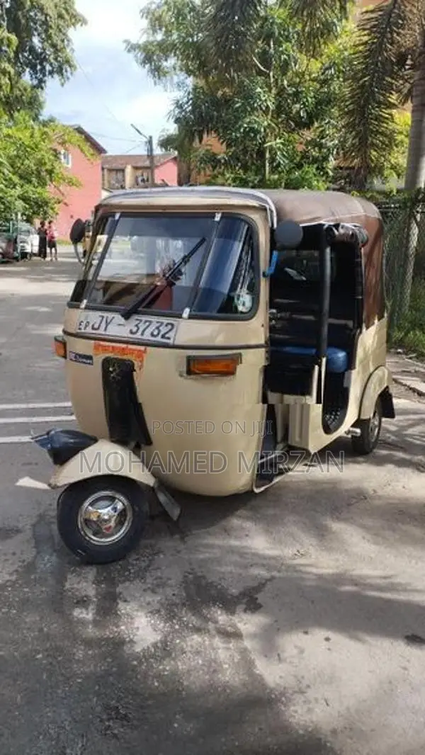 Bajaj RE 2005