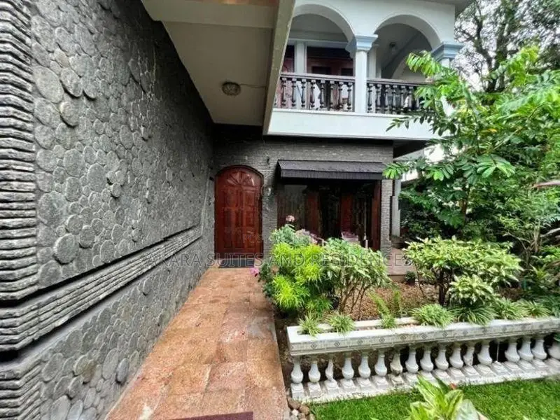 Colombo 05 14.75 Perches - Semi Furnished House for Sale HL55096
