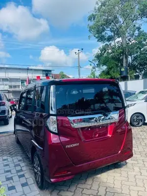 Toyota Roomy Custom G 2025