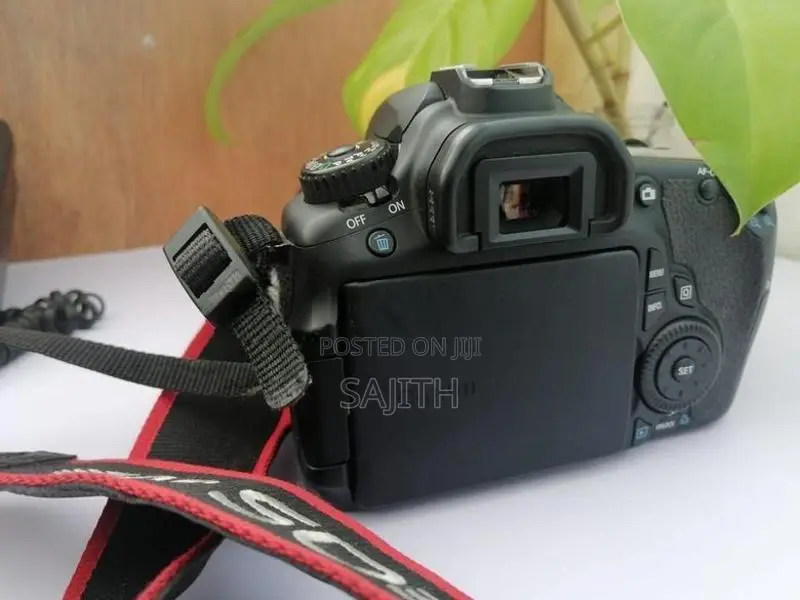 Canon 60D DSLR Camera