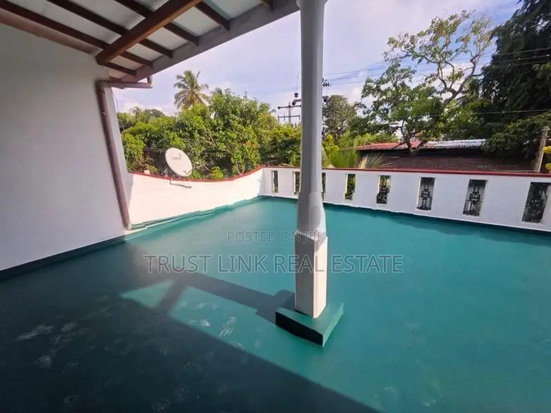 Upstair House For Rent In Wattala