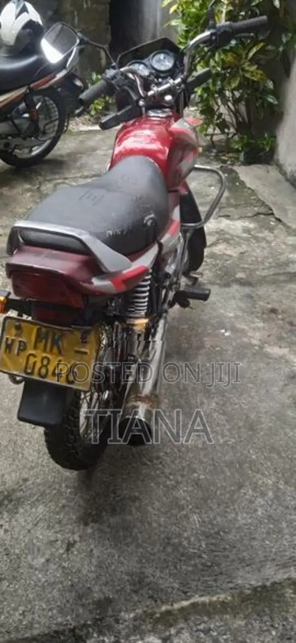 Bajaj CT100 2005