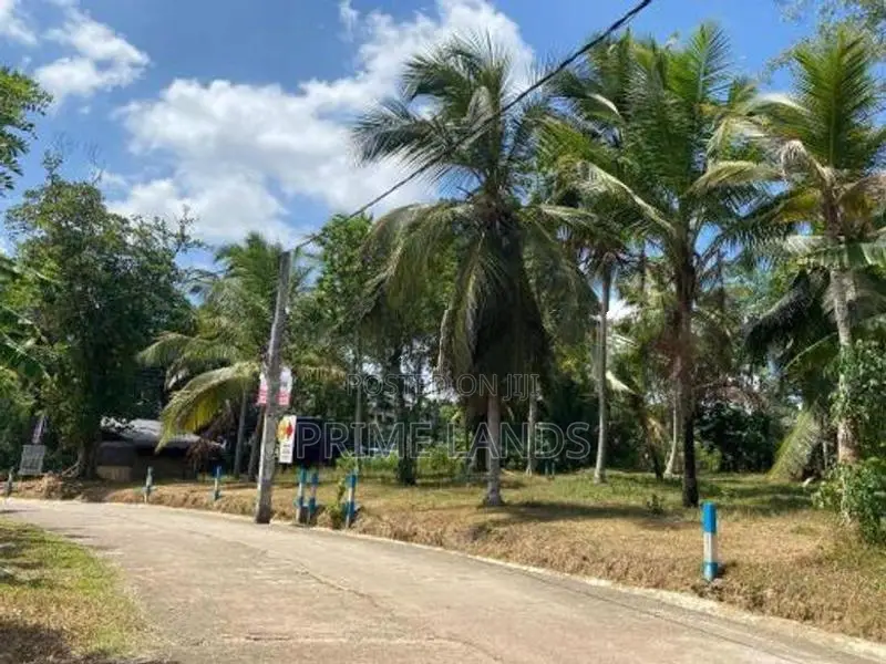 Land IN Devalapola Minuwangoda