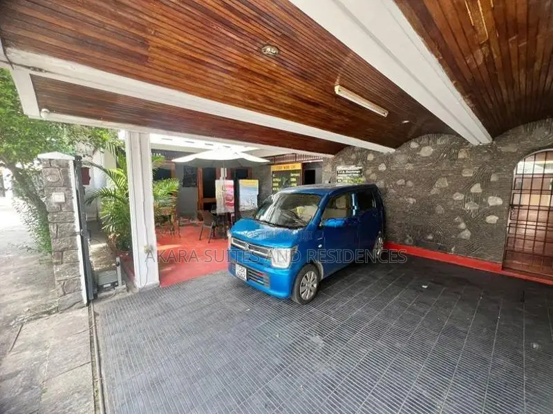 Colombo 07 11.1 Perches - Unfurnished House for Sale HL49478