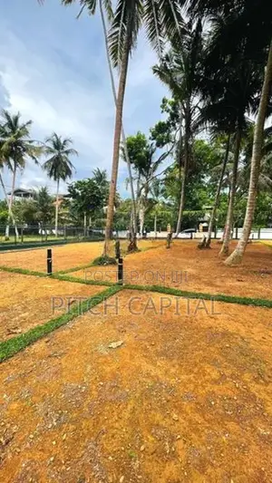 Land in Midigama
