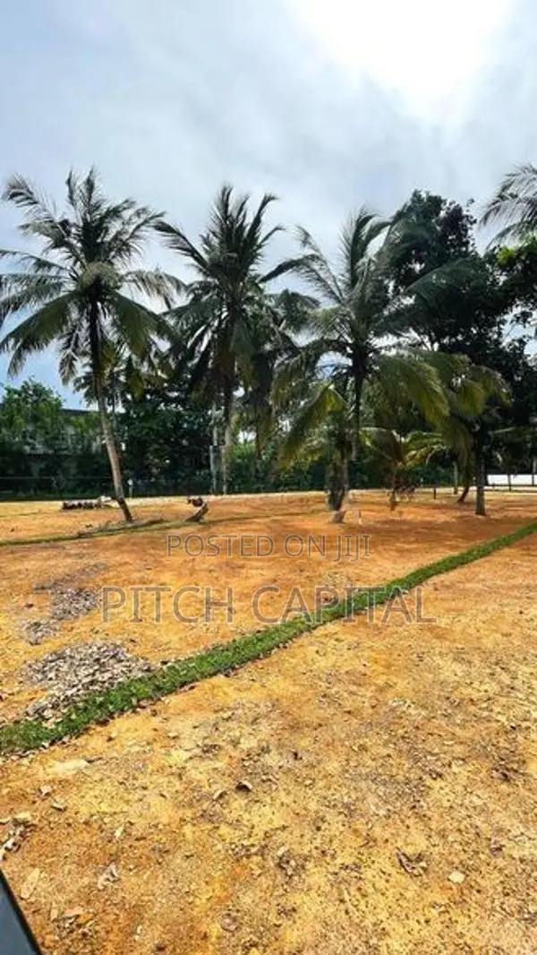 Land in Midigama