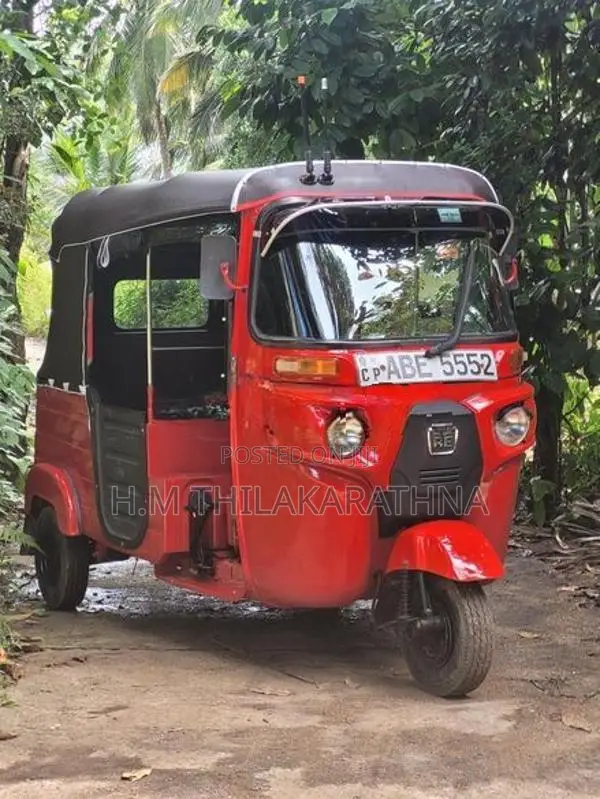 Bajaj RE 2015