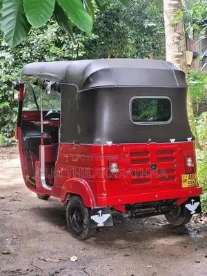 Bajaj RE 2015